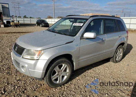2007 Suzuki Grand Vitara Luxury z USA, uszkodzony, nr VIN JS3TD947X74200935